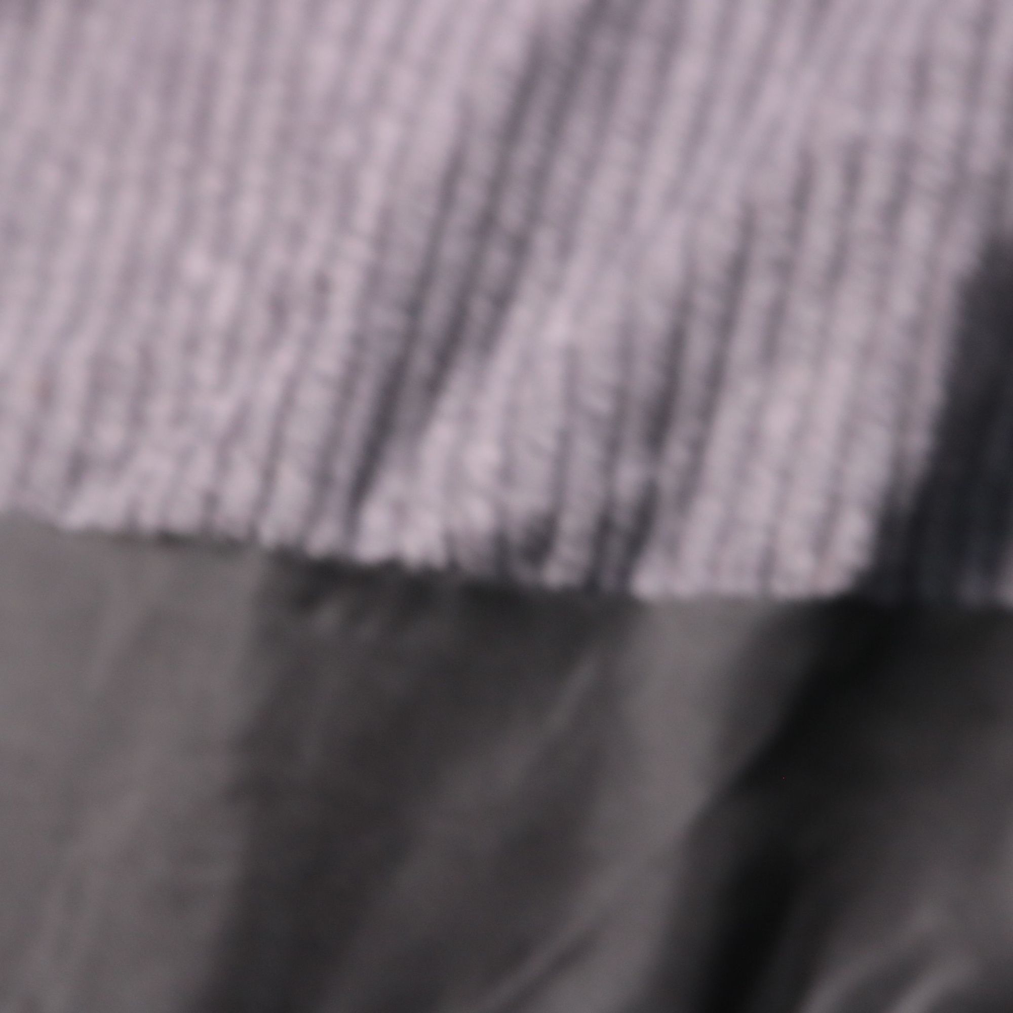 250205121-b