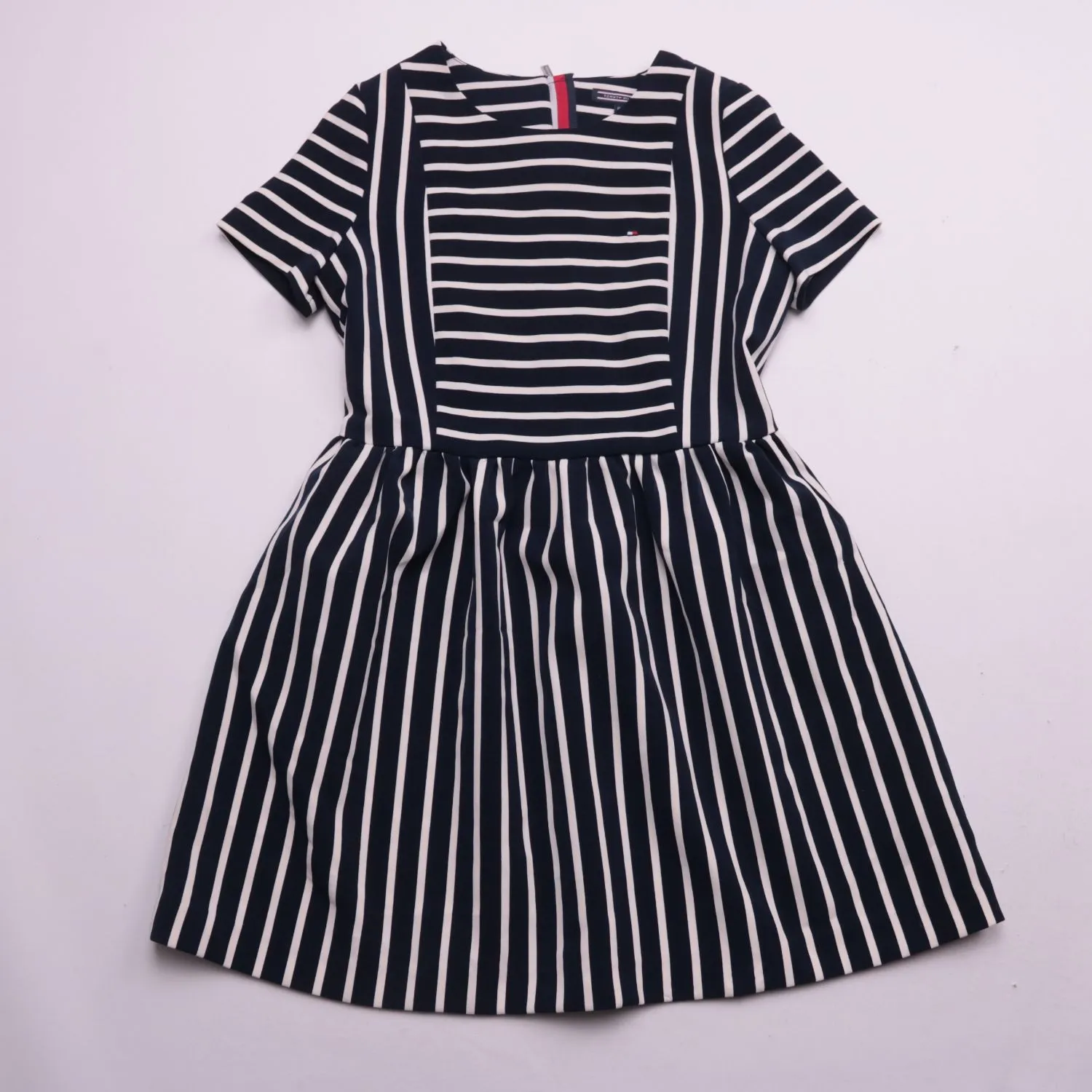 Платье для девочки Tommy Hilfiger в полоску, размер 152 см (12 лет)